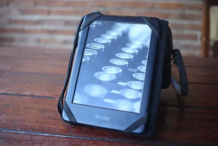 Kindle Paperwhite 10 Gen - Super oportunidade! + Backup com + de 1.900 Livros