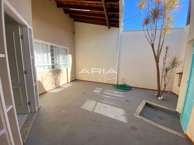 Casa à Venda na Vila Harmonia Ideal para Moradia ou Comércio