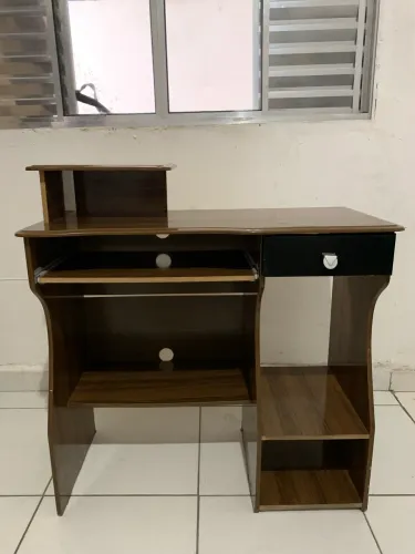 Mesa Para Escritório de Madeira 