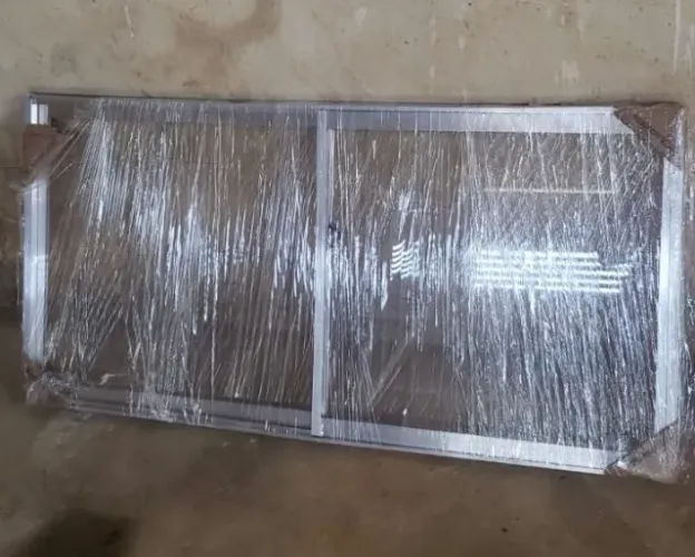 Janela cozinha e vitro banheiro