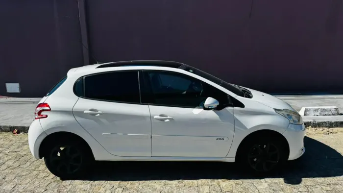 Peugeot 208 Allure 1.5 Flex 8V 5P 2014