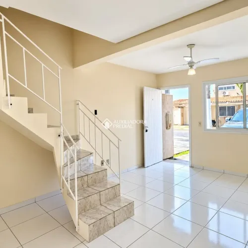 Casa em Condomínio com 2 Quartos e Pátio Privativo - Rio Branco/Canoas