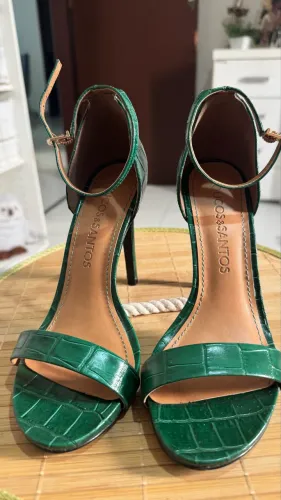 Sandália de salto Anabela verde tamanho 35
