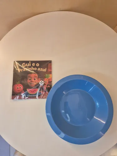 Kit com livro+ dado+ pratinho