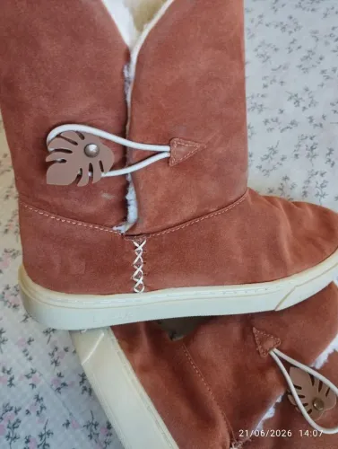 Bota Farm, 35 original 