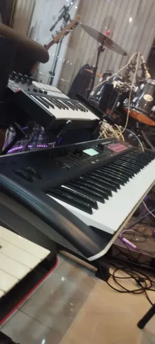Teclado Korg kross 2