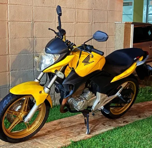 Honda CB300 Amarela | Muito Conservada | Pneus Bons | 75 mil km