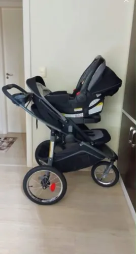 Carrinho de bebê ideal corridas e parques