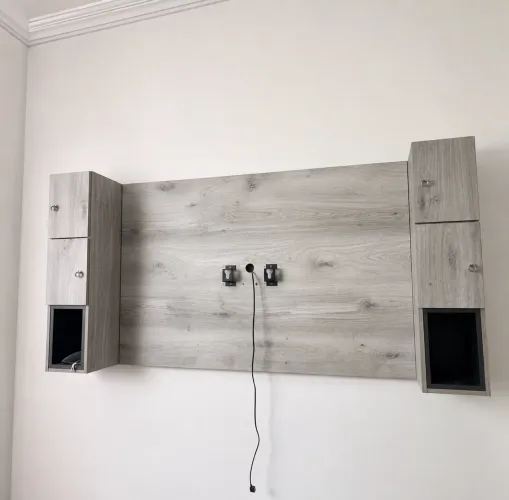 Painel para TV com ninhos