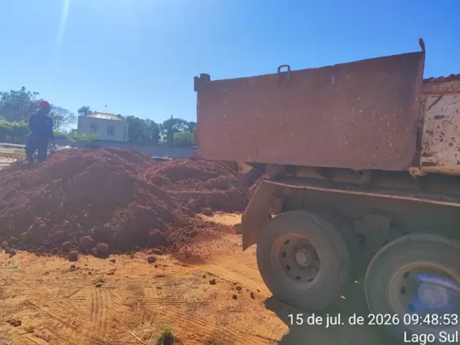 Venda de Aterro - Caminhão truck e toco
