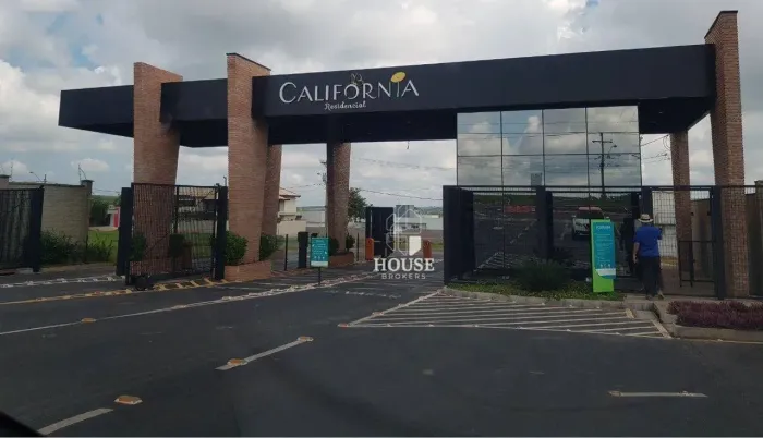 Terreno à venda, 300 m² por R$ 135.000,00 - Condomínio Residencial Jardim Califórnia - Est