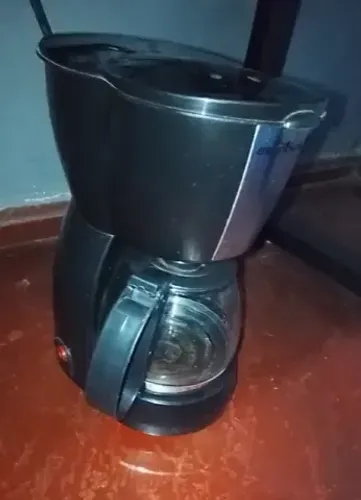 Cafeteira Elétrica Britânia Preta/Inox com Jarra de Vidro - Funcionando Perfeitamente