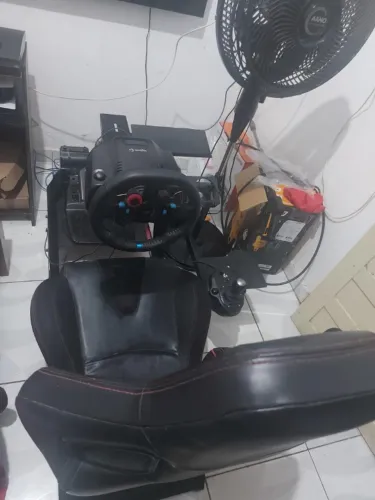 Cockpit Simulador Extreme Simracing XT Premium + volante g29 e cambio