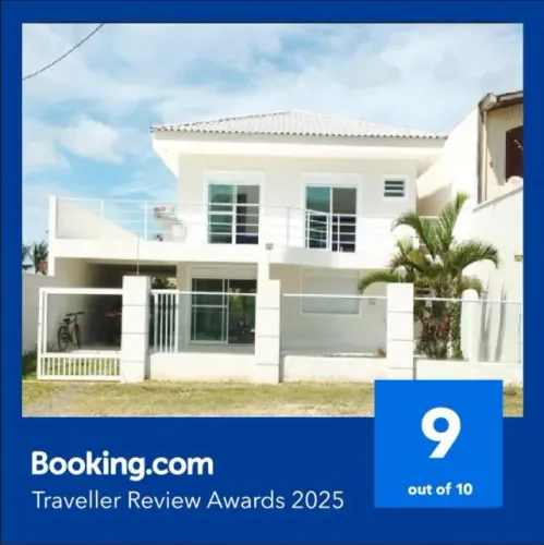 Casa de Frente p/o Mar em Guaratuba c/ Piscina, Churrasqueira, 4 Suítes e WIFI