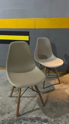 Cadeiras Estilo Eames - Cinza - Bom estado de conservação