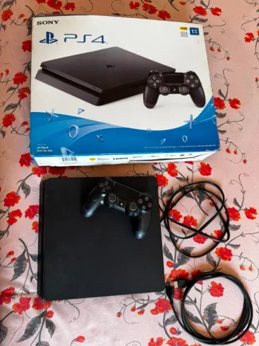 Play Station 4 1TB Semi Novo