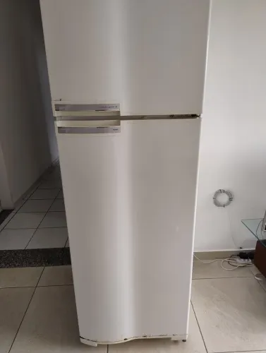 Vendo Geladeira Continental Copacabana em bom estado de conservação