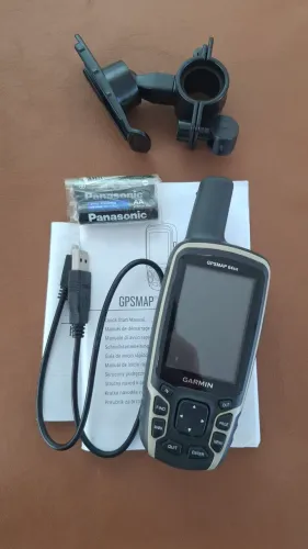 GPS Esportivo Garmin Gpsmap 64sx cinza 8gb 2,6"