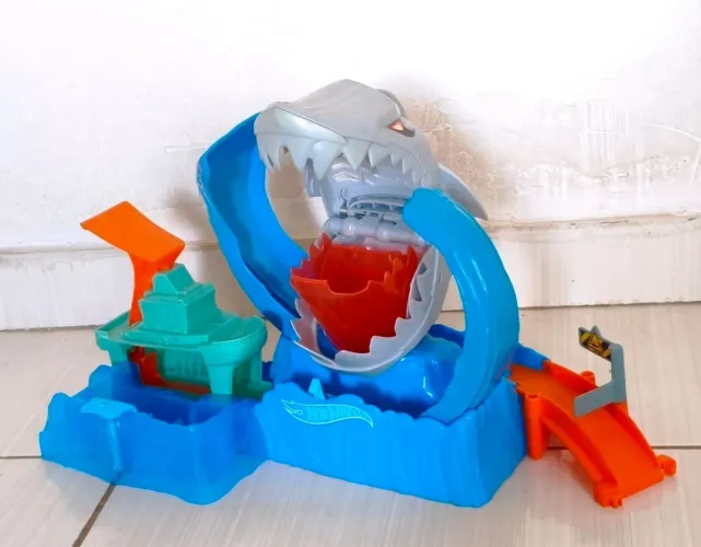 Pista Hot Wheels Robô Tubarão