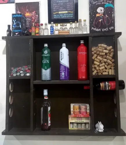 Adega ,suporte para bebidas de parede