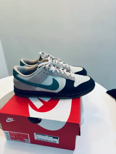 NIKE DUNK LOW