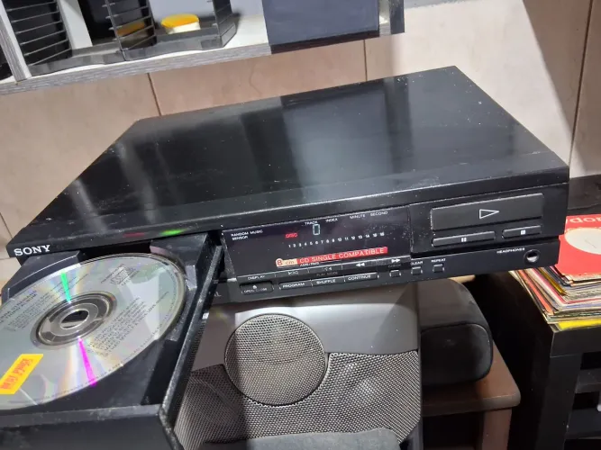 Cd player sony...funcionando 100 %