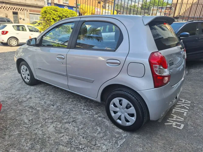 Toyota Etios XS 1.5 Flex 16V 5P Mec. 2014
