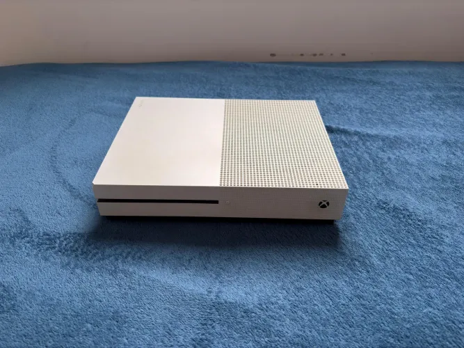Xbox one s + 7 jogos