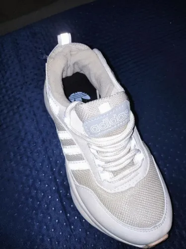Tênis Adidas novo
