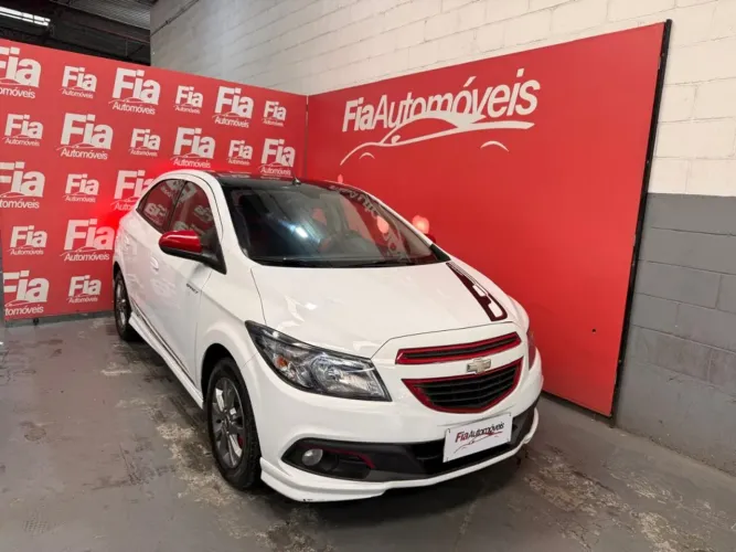 Chevrolet Onix Activ 1.4 8V Flex Mec. 4P 2015