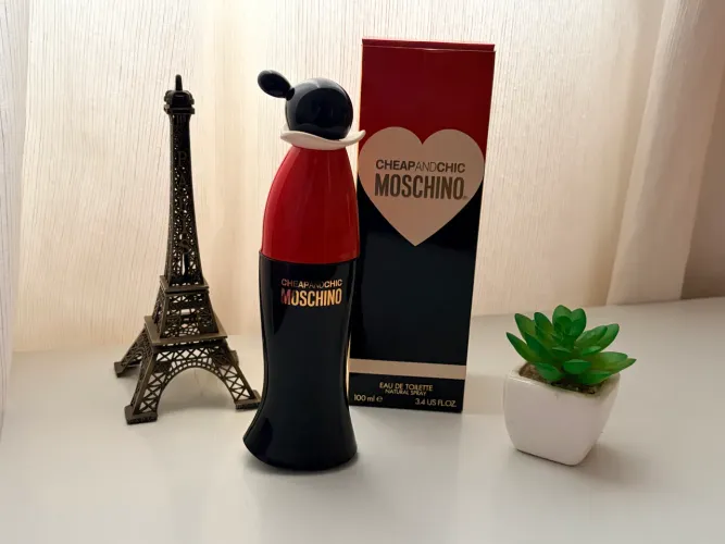 Perfume Cheap and Chic - Moschino