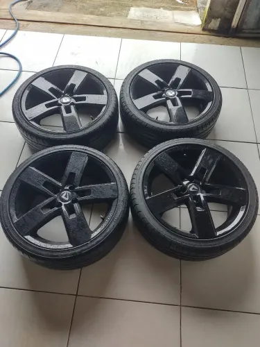 Vende-se jogo de rodas aro 17 strong Vulcano
