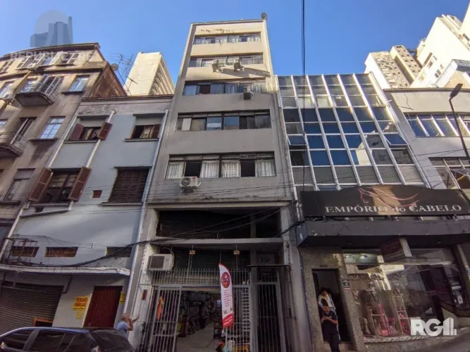 **Studio para Locação no Centro Histórico de Porto Alegre!**
