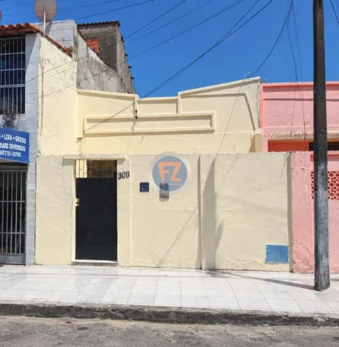 Casa Residencial para Alugar no bairro Joaquim Távora