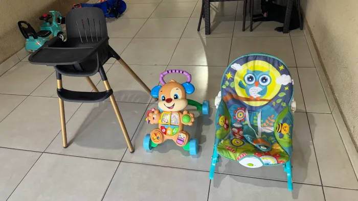 Cadeira para alimentação/ Andador infantil