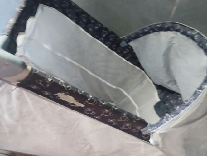Berço cercadinho com trocador