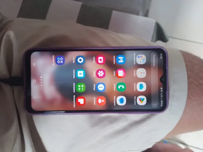 Vende-se esse celular A13 todo ok sem nem problema nenhum trincado