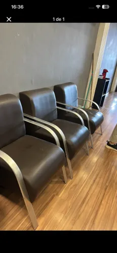 Sofá de espera, 4 unidades disponíveis. 300 REIAS CADA!