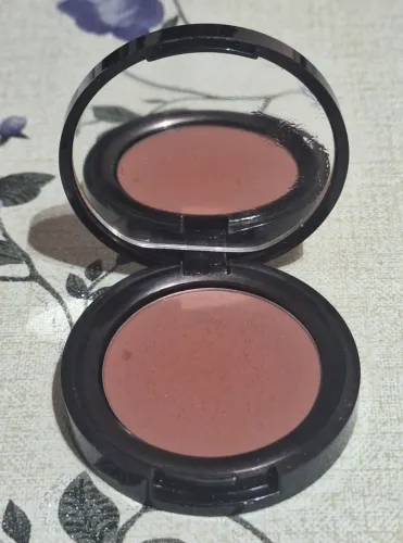 Blush contém 1g