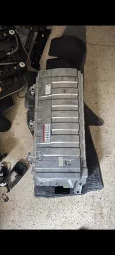 Bateria corola Cros híbrido ?