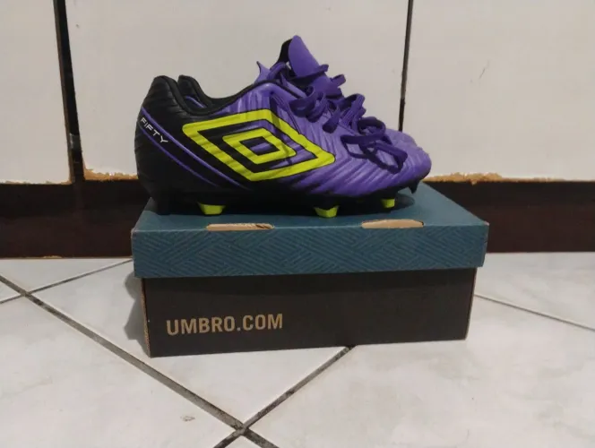 ?CHUTEIRA UMBRO CAMPO?