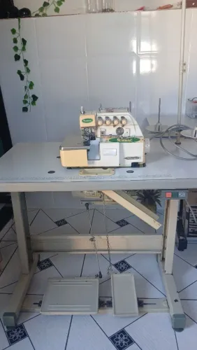 Maquina Industrial Interlock semi nova