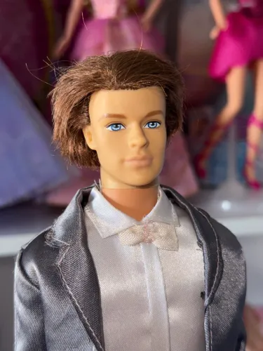 Boneco Ken Noivo da Barbie 