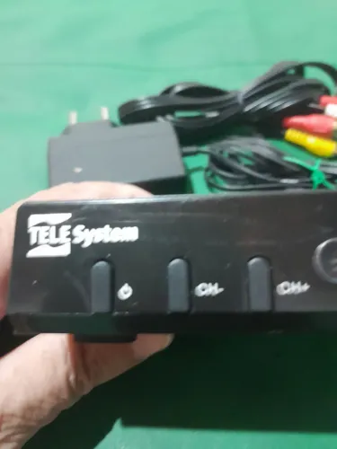 UM CONVERSOR DE TV TELESISTEM SEMINOVO E COMPLETO