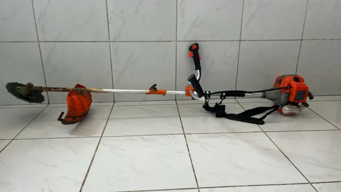 Roçadeira a Gasolina 