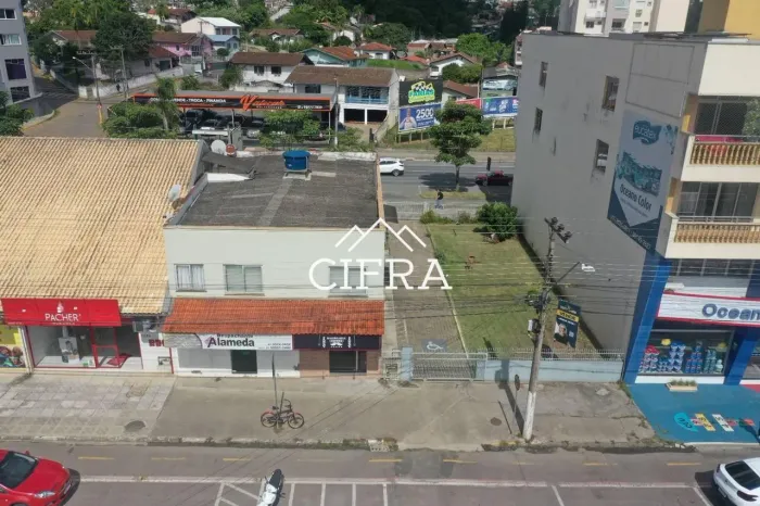 Prédio Comercial e Residencial - Venda - 142m2 - Apartamento e Salas Comerciais - Investim