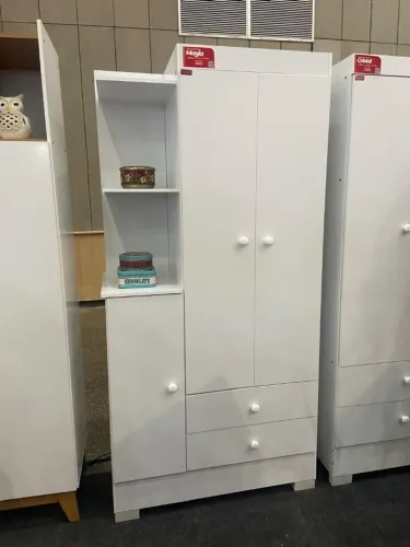 Organização e Sofisticação: Conheça o Guarda-Roupa Magia 3 Portas em MDF Branco