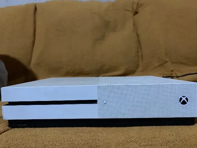 Xbox one s com manete