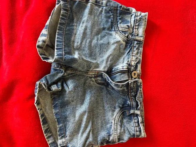 Short jeans