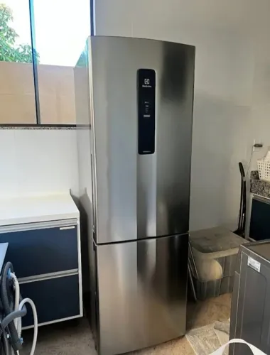 Geladeira Electrolux Frost free Inverse 400L Inox (DB44S) | Seminova